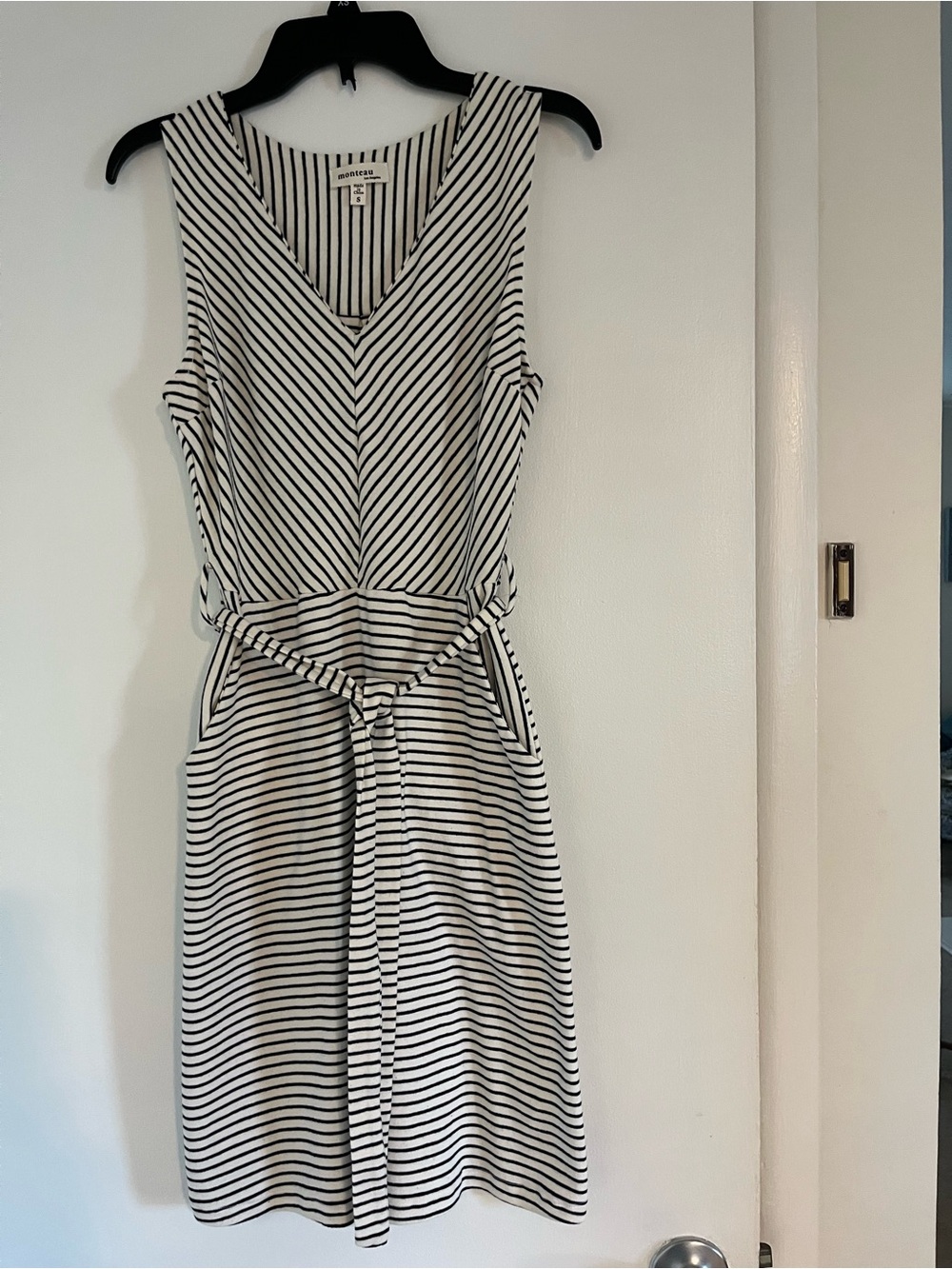 Monteau Sleeveless V-Neck Striped Belted Dress - White/Black Size Small - Picture 1 of 11